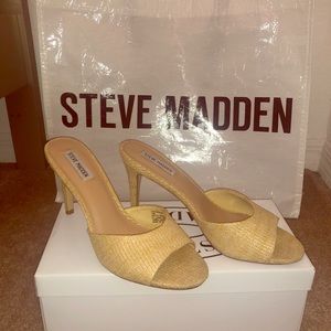 Steve Madden “Nile Raffia”